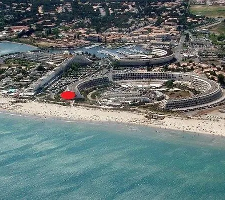 Beach Side Helio Ground Floor Apartment With Attached Garage In The Naturist Village Apartmán *
